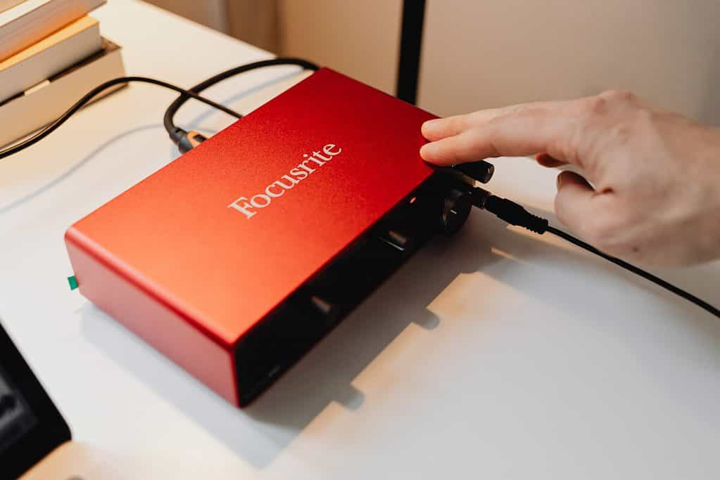 interface audio focusrite latence expertaudiovisuel et cartes son